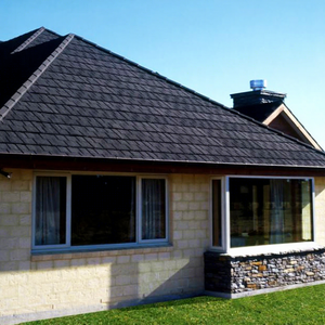 Tuile de toiture en acier revêtue de copeaux de pierre haute résistance, anti-bruit et résistante aux intempéries pour maison à structure en <span class=keywords><strong>bois</strong></span> - Product Image 1