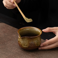 Bol à matcha fait main en céramique de 280ml avec bec verseur Poterie vintage Élégant et fabriqué à la main pour les amateurs de thé