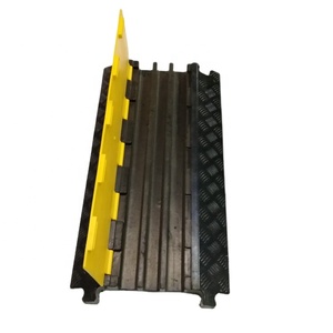 Miếng Bọc Bảo Vệ Cáp Sự Kiện Bằng Nhựa Cao Su Miếng Bảo Vệ Cáp Chống Va Đập Tốc Độ Đường Trường 3 Kênh - Product Image 4