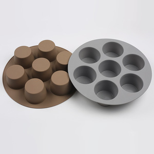 Moule à muffins en silicone antiadhésif pour la maison, ensemble de 7 moules ronds en silicone pour gâteaux - Product Image 3