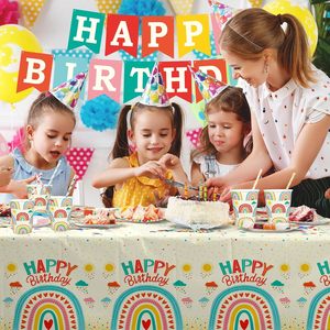 Ensemble de fournitures pour fête d'anniversaire sur le thème de l'arc-en-ciel rétro - Assiettes en papier jetables, gobelets, serviettes, nappe et bannière d'anniversaire - Product Image 4