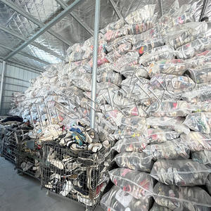 Fournisseur <span class=keywords><strong>de</strong></span> chaussures d'hiver Vente en gros en usine <span class=keywords><strong>de</strong></span> <span class=keywords><strong>bottes</strong></span> <span class=keywords><strong>de</strong></span> <span class=keywords><strong>neige</strong></span> plates souples en cuir imperméable pour femmes Balle <span class=keywords><strong>de</strong></span> chaussures usagées mixtes - Product Image 5