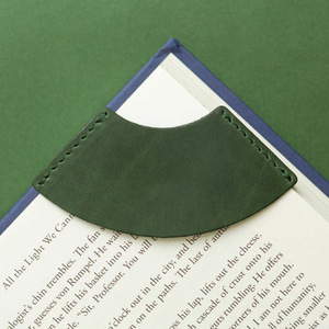 Nuevo marcapáginas de cuero PU transfronterizo, mini clip creativo para esquinas de libros, protector de esquinas de libros, marcapáginas para estudiantes. - Product Image 1