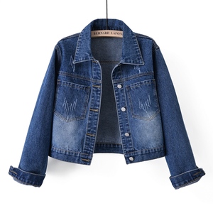 Jaket Denim Wanita Model Crop Distressed Acid Wash dengan Saku Berumbai, Kancing Depan Tunggal, Gaya Y2K Streetwear - Product Image 3