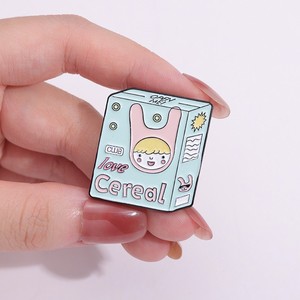 Lencana Bros Enamel Bentuk Kotak Susu Kreatif Lintas Batas Grosir, Desain Kartun Sederhana, Bahan Alloy - Product Image 5