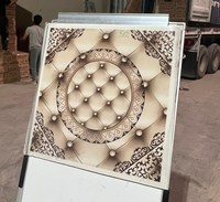 Diseños modernos de alta calidad Estampado en caliente Impresión de transferencia de tablero de Pvc Azulejos de techo falso de Pvc 595 603mm