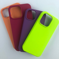 Coque de téléphone en silicone liquide personnalisée pour iPhone 15 14 13 12 11 Pro Max X/XS 8 7 Plus Housse de protection antichoc à grand trou