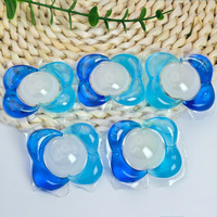 Lessives concentrées ultra-puissantes en dosettes - 30 lavages, anti-bactériennes, détachantes, solubles à l'eau froide, parfum fruité floral