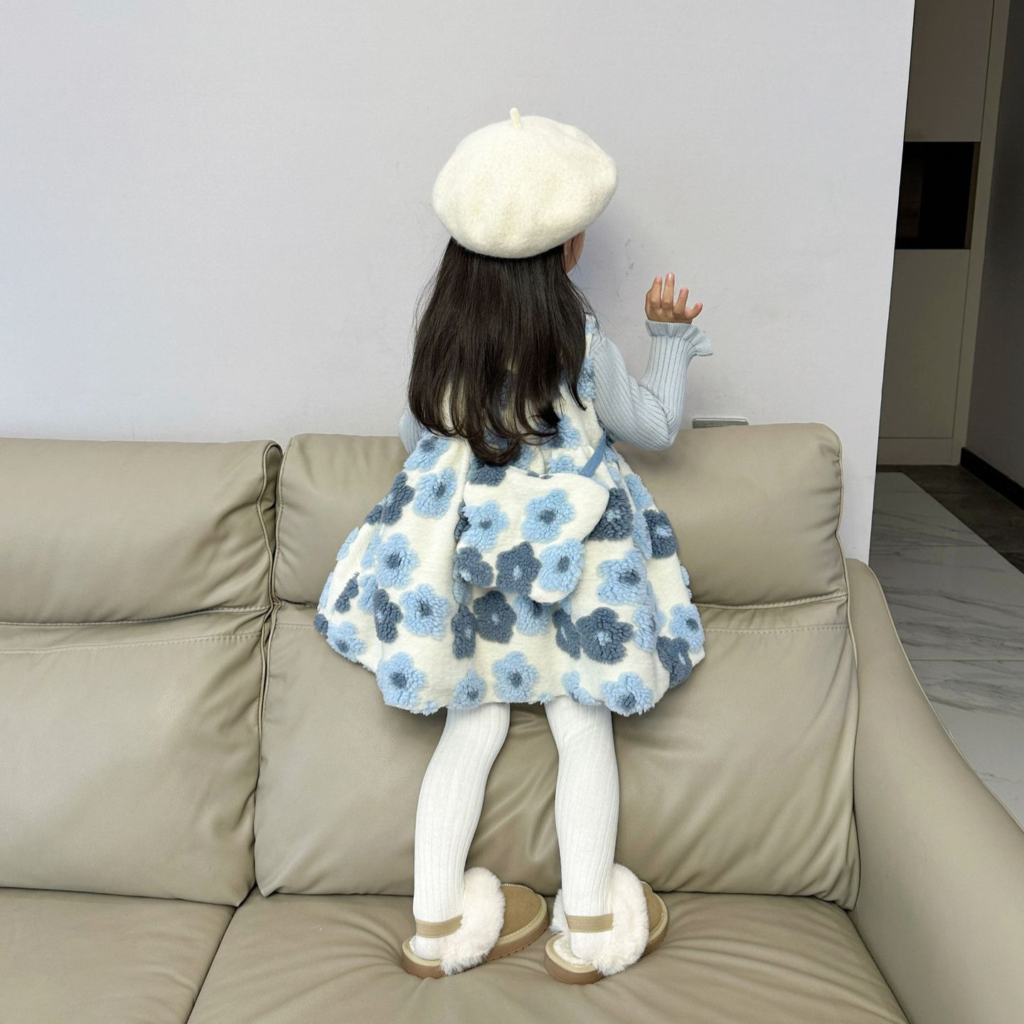 Winter New Girls' Flower Fleece-lined Vest Skirt Set Baby Sweater With Stringy Selvedge Skirt Two-Piece Set