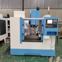Centre d'usinage vertical 3 axes haute précision XH7126 Système Fanuc Broche BT40 Vitesse de rotation automatique simple moyenne