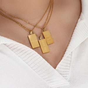 Collar con Colgante de Sobre Grabado con la Frase 'Te Amo' en Acero Inoxidable Dorado, Personalizado y Moderno, para Mujer, Regalo para el Día de San Valentín o el Día de la Madre - Product Image 2