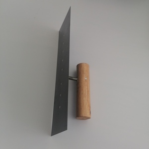 En gros Truelle de plâtrage en acier au carbone bleu à manche en bois, taille 300 mm, à encoches en V de 3 mm, <span class=keywords><strong>rouleau</strong></span> à pointes - Product Image 2