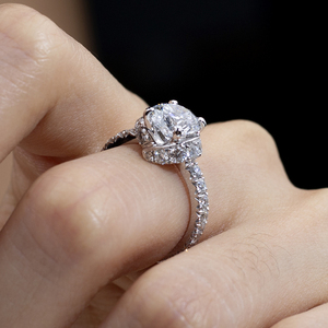 แหวนหมั้นเพชรเม็ดกลม D VVS2 ทองคำขาว 18K รุ่น MSR-1660 จาก Messi Jewelry - Product Image 2