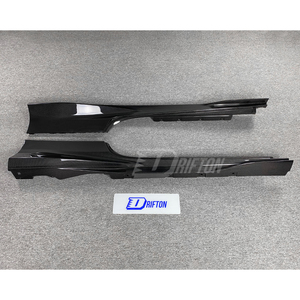 สเกิร์ตข้างคาร์บอนไฟเบอร์แบบแห้งสไตล์ OEM ยี่ห้อ Drifton พร้อมการเคลือบเงาและด้าน สำหรับ Ferrari F8 Tributo Spider ปี 2019-2022 - Product Image 2