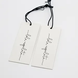 Personalizado balanço tags luxo vestuário logotipo impresso nome pendurado tag papel reciclado hangtags roupas pendurar tags com string e pin