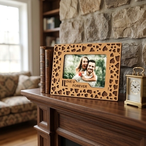 Marco de Fotos de Madera Grabado Personalizado Directo de Fábrica, Corte en Forma de Corazón I LOVE U FOREVER, Regalo para Parejas de San Valentín, OEM al por Mayor - Product Image 3