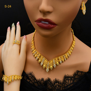 Jachon Bestseller 24k <span class=keywords><strong>Gold</strong></span> Schmuckset Damen <span class=keywords><strong>Saudi</strong></span> Braut Hochzeit Halskette Ohrringe Ring Armband 4-teiliges <span class=keywords><strong>Set</strong></span> - Product Image 3