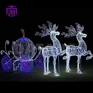Créez une attraction photo festive avec un motif lumineux LED en forme de traîneau géant avec rennes - Product Image 2
