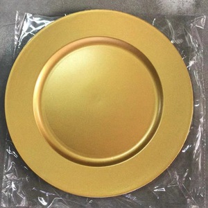 Placas <span class=keywords><strong>de</strong></span> cargador <span class=keywords><strong>de</strong></span> oro <span class=keywords><strong>de</strong></span> 13 pulgadas, placas redondas <span class=keywords><strong>de</strong></span> <span class=keywords><strong>plástico</strong></span> <span class=keywords><strong>duro</strong></span> <span class=keywords><strong>de</strong></span> oro debajo <span class=keywords><strong>de</strong></span> placas para decoración <span class=keywords><strong>de</strong></span> bodas - Product Image 2