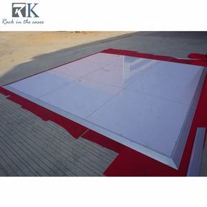 Piste de danse classique 4'x4' à motif damier noir et blanc pour mariages et événements festifs - Product Image 1