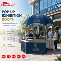 Kiosque dôme personnalisé FEAMONT avec logo pour l'activation de marque bancaire, stand promotionnel financier extérieur avec comptoir d'exposition