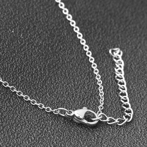 Collier en acier inoxydable avec pendentif en céramique à double anneau, design géométrique noir et blanc pour femmes, à porter au quotidien, cadeau - Product Image 4