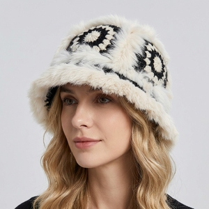 Chapeau de pêcheur chaud pour femme, fait main, brodé à la main, en crochet, avec motif floral, en fourrure <span class=keywords><strong>Doudou</strong></span>, en peluche de lapin, style Mao Mao duveteux - Product Image 1
