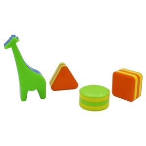 Instrumento Musical Orff de Alta Calidad, Juguete Educativo Temprano, Sonajero Triangular de Plástico con Forma de Ciervo para Niños - Product Image 1
