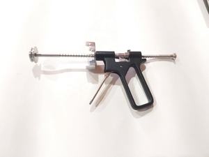 Jeringa de Liposucción de la Mejor Calidad, Pistola de Inyección de Grasa Modelo 2010, Fuente de Alimentación Manual, Certificación CE, 1 Año de Garantía, Delta Surgical - Product Image 3