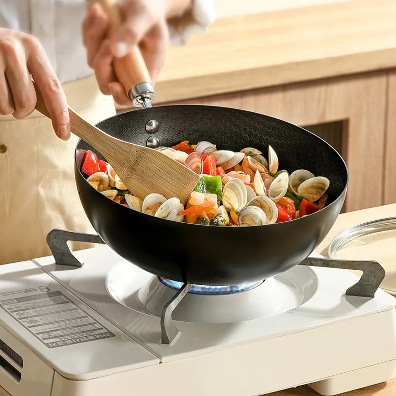 Wok a nido d'ape leggero Wok in ferro antiaderente compatibile con varie stufe