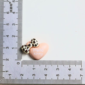 Acessórios de Resina DIY de Desenho Animado: Gatinho com Estampa de Leopardo, Presilha de Cabelo Artesanal, Capa de Celular, Pingentes Artísticos, Decorações, Lote de Natal - Product Image 5