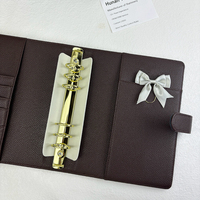 Agenda de Lujo Personalizada con Logotipo, A5, Dorada, 6 Anillas, con Bolsillos para Tarjetas, Cubierta de Cuero PU Granulado, Hojas Sueltas, Organizador Diario