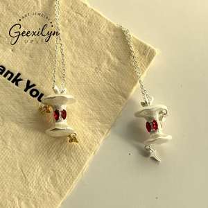 Collier de clavicule pour femme, tendance, style célébrité, avec pendentif pomme géométrique en zircon, nouveau, haut de gamme, micro-inserts en cuivre, collection décembre - Product Image 2