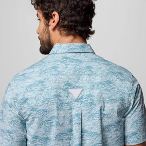 เสื้อโปโลโพลีเอสเตอร์ 100% แบบปรับแต่งได้ พร้อมปกทรงปลา สำหรับเทศกาลคริสต์มาส ป้องกันแสงแดดระดับ 50 SPF แบบมีรูระบายอากาศ ติดกระดุม สำหรับตกปลา จำหน่ายจำนวนมาก - Product Image 5