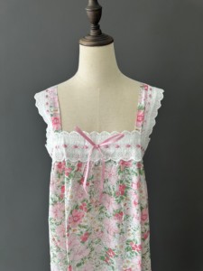 <span class=keywords><strong>Camicia</strong></span> <span class=keywords><strong>da</strong></span> <span class=keywords><strong>notte</strong></span> senza maniche rosa floreale con giogo allacciato - Product Image 2