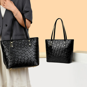 Sac fourre-tout matelassé pour femme, motif losanges, grande capacité, en PU, sac à bandoulière décontracté pour usage quotidien, avec deux poignées et ouverture supérieure - Product Image 5