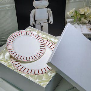 Juego de Vajilla de Cerámica de Lujo Nórdico de 4 Piezas con Línea Roja, con Caja de Regalo, Más Vendido - Product Image 3