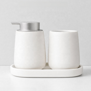Conjunto Elegante de Acessórios de Banheiro em Cerâmica com 3 Peças |   Dispensador de Sabão e Copo com Bandeja |   Para Casa, Hotel, Resort, Vanidade e Presentes - Product Image 1