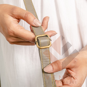 LW Sac à bandoulière en cuir véritable pour femmes avec pompon Lady Sling Bag Sac à bandoulière en cuir à franges pour filles - Product Image 4