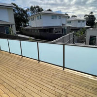 Rampe de villa Clôture de balcon Main courante en verre sans cadre pour appartement de villégiature Verre en aluminium Canal en U Clôture en verre Balustrade de pont