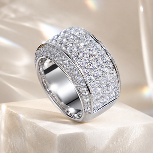 Anello Unisex con Zirconi Incastonati, Gioiello da Dito di Lusso alla Moda con Micro-Incastonatura - Product Image 1