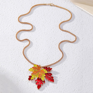 Collar con Hoja de Arce Estilo Europeo Americano, Cadena para Suéter de Aleación de Zinc para Mujer, Joyería de Moda Otoño Invierno - Product Image 4