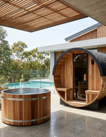 Traditionelle Outdoor-Rundfass-Sauna aus Massivholz mit Asphaltschindeldach für Familiengesundheit