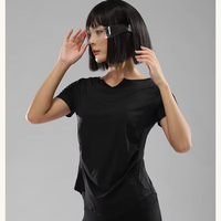 Ensemble de sport et de yoga pour femme, personnalisé avec logo, décontracté, uni, ample, froncé sur les côtés, col en V, manches courtes, en matière douce