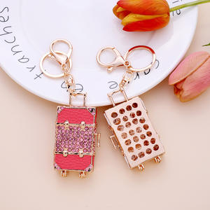 Grenzüberschreitender Mode-Lederartikel Metall-Autoanhänger Kleines Geschenk vom Hersteller - Product Image 2