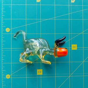 Nouvelle figurine artisanale en verre soufflé de Murano, Triceratops jaune, décoration artistique animale, cadeau artisanal fait main - Product Image 3