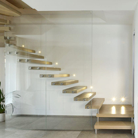 Marches de bande de roulement d'escalier flottant en bois droit intérieur de conception moderne et système d'escalier de main courante de balustrade de panneau de verre trempé