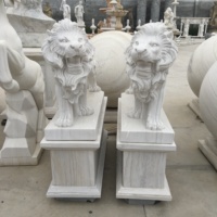 White Marble Sitting Lion Sculpture Guardian Statues for Villa Property Entrance Decor