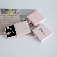 Boîtes à bijoux en carton créatives et personnalisées de 8*8*1.7cm, vente en gros, boîte à alliances de mariage, portable, moderne
