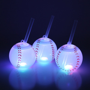 Tasses à boisson froide personnalisées <span class=keywords><strong>de</strong></span> 500 ml, gobelets en plastique lumineux en forme <span class=keywords><strong>de</strong></span> <span class=keywords><strong>ballon</strong></span> <span class=keywords><strong>de</strong></span> football pour les fêtes d'enfants - Product Image 2